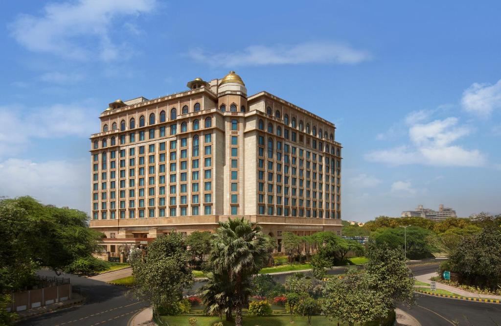 Luxury Redefined: The Leela Palace New Delhi Review - Opulent Stay, Exclusive Amenities