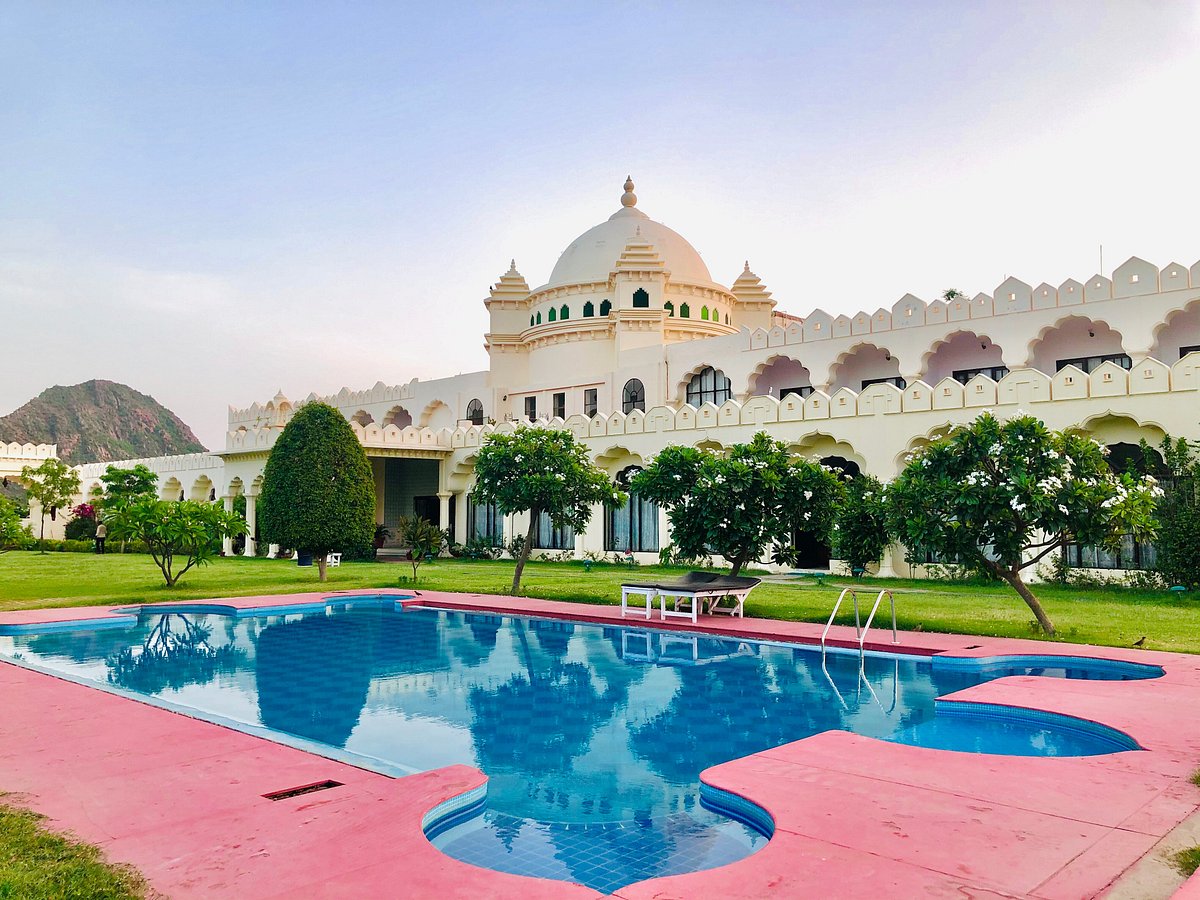 Gulaab Niwaas Palace Review - A Royal Retreat in Pushkar